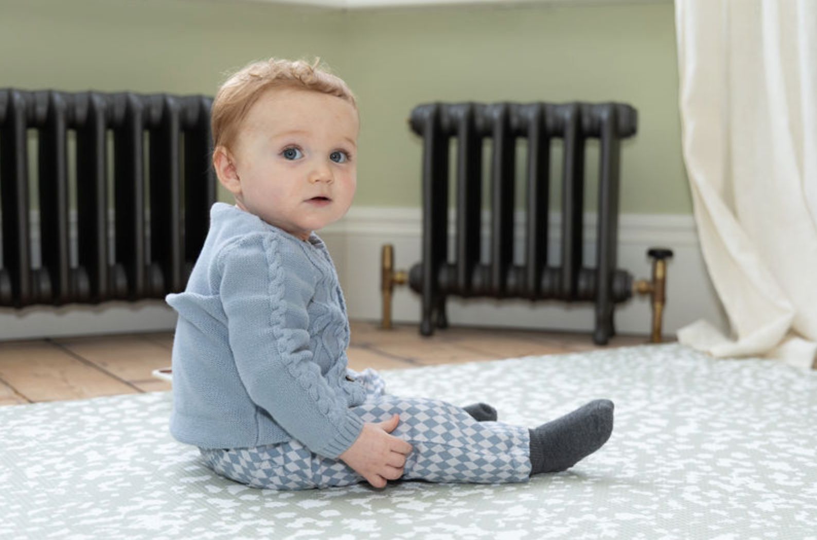Speckled Kisses Playmat in Olive