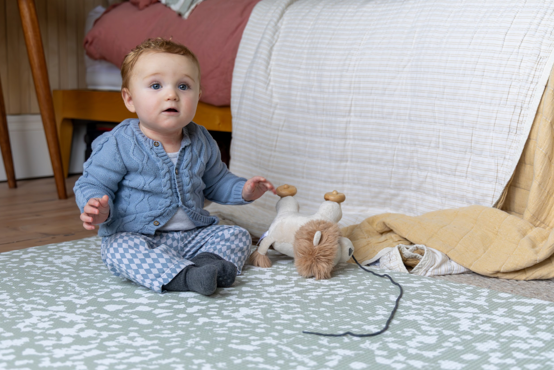 Beautiful Olive Speckled Kisses Playmat