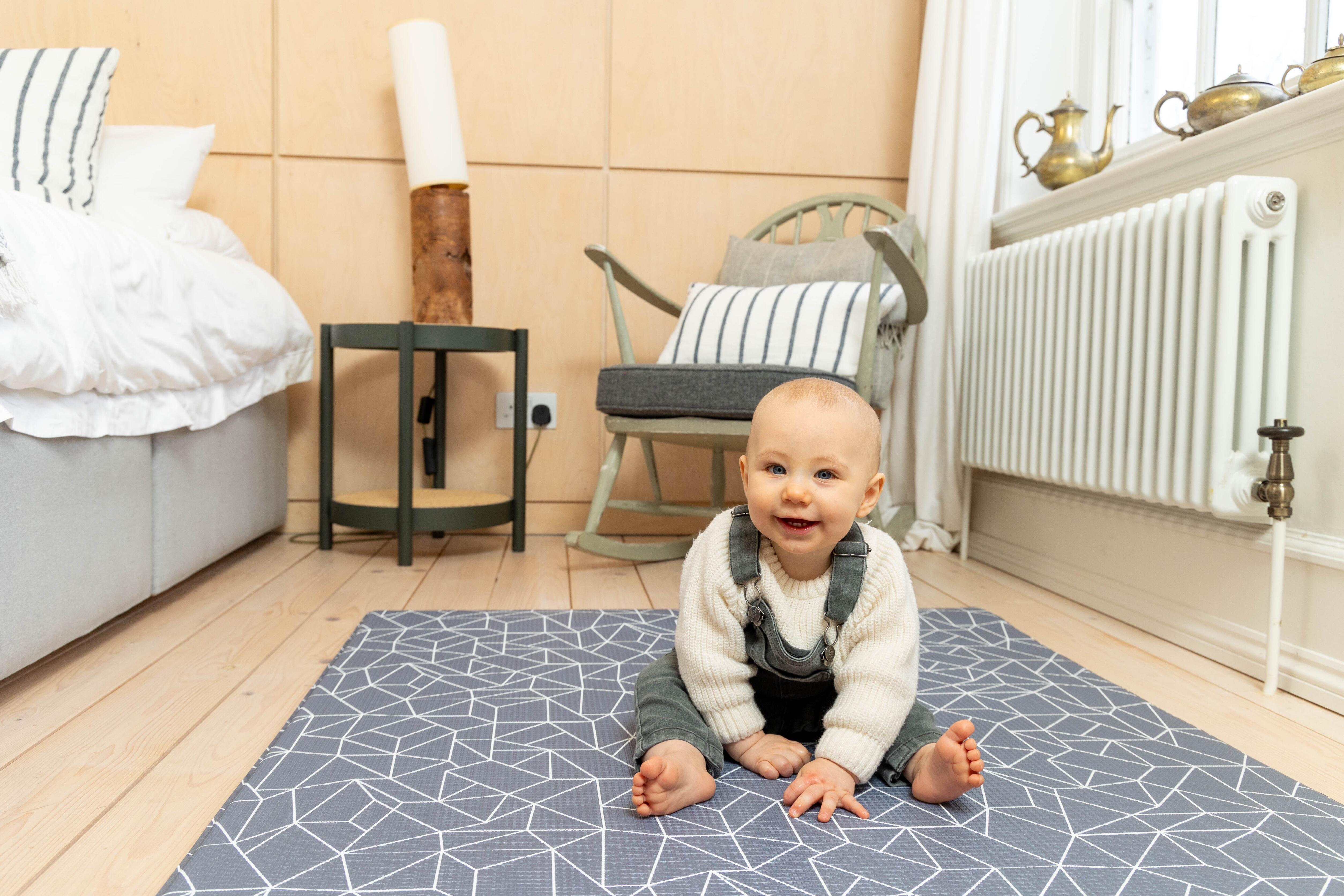Storm Grey Nordic Explorer Playmat Medium with cushioned 1.5 cm padding