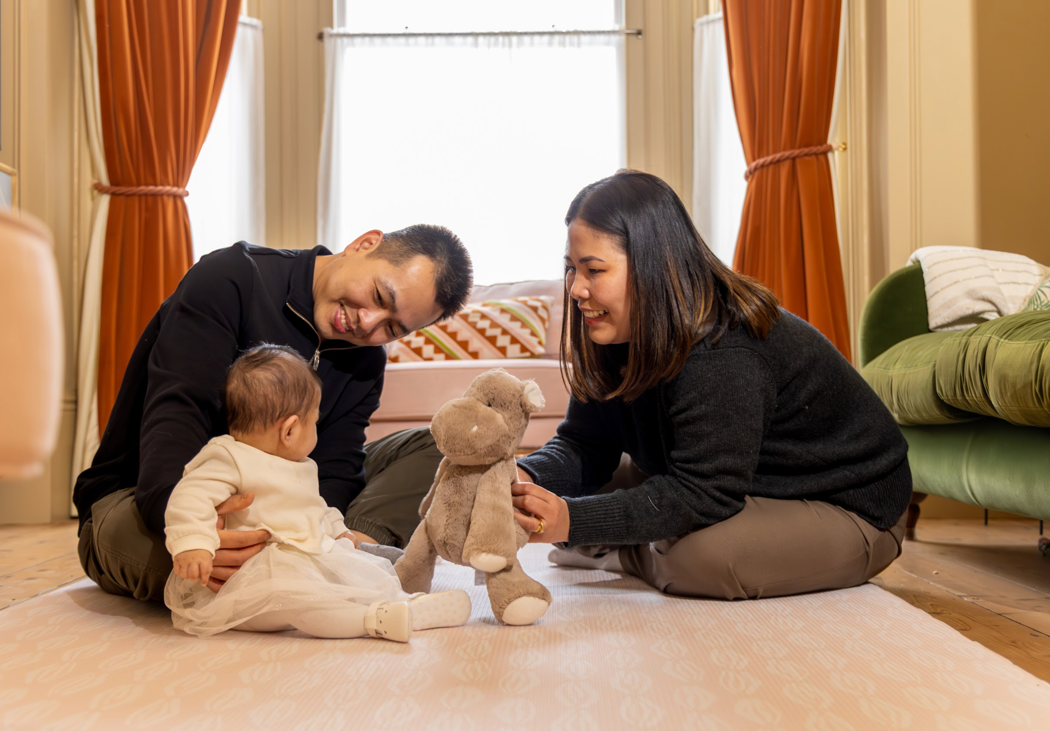 Oyster Playmat with Family Playing on Playmat