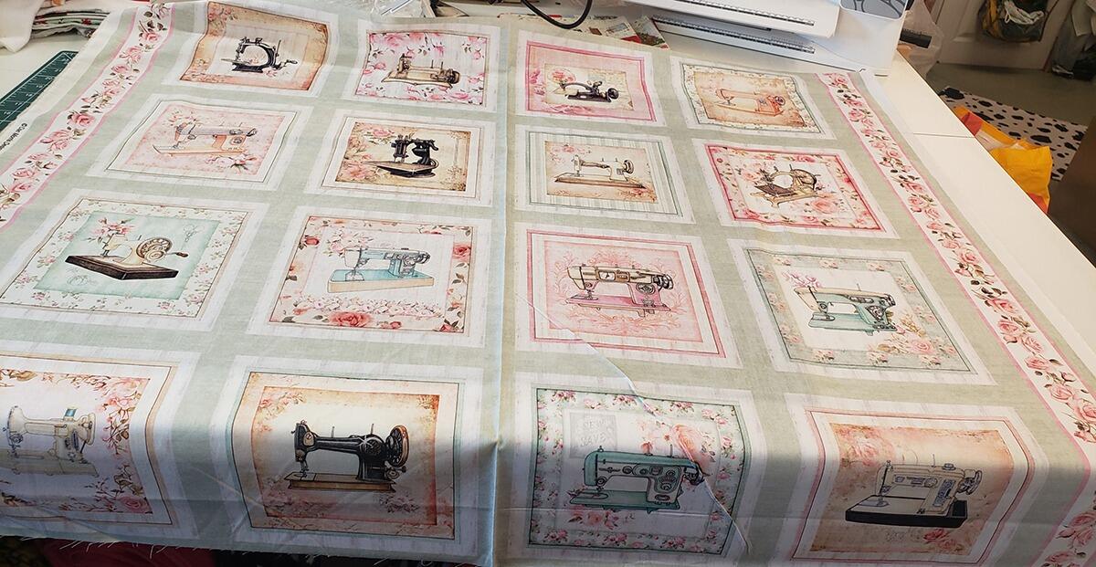 sew shabby chic, vintage sewing machines, fabric panel, vintage tape measures, sewing ephemera, junk journal fabric