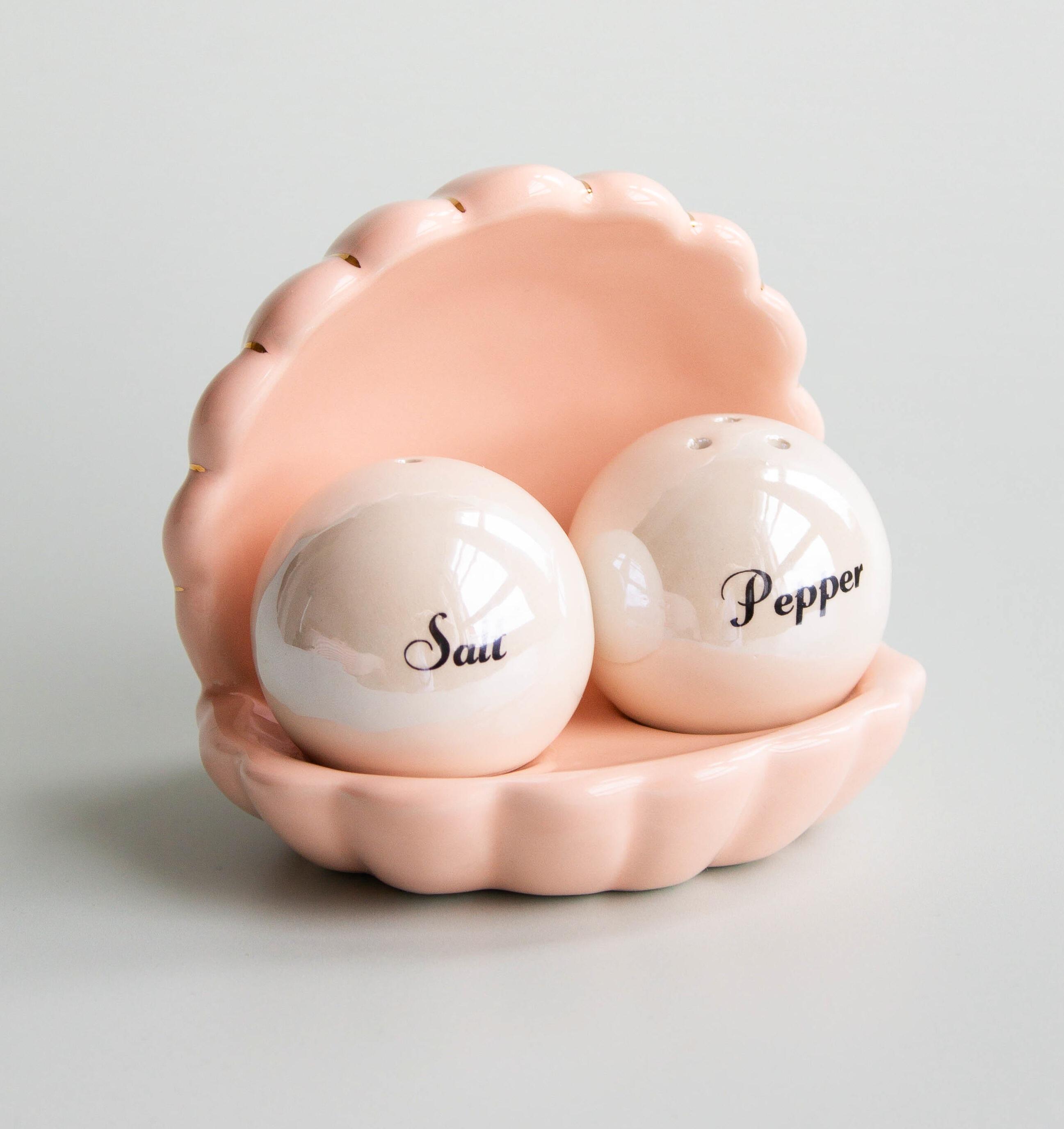 Yvonne Ellen Shell Salt and Pepper Shapers