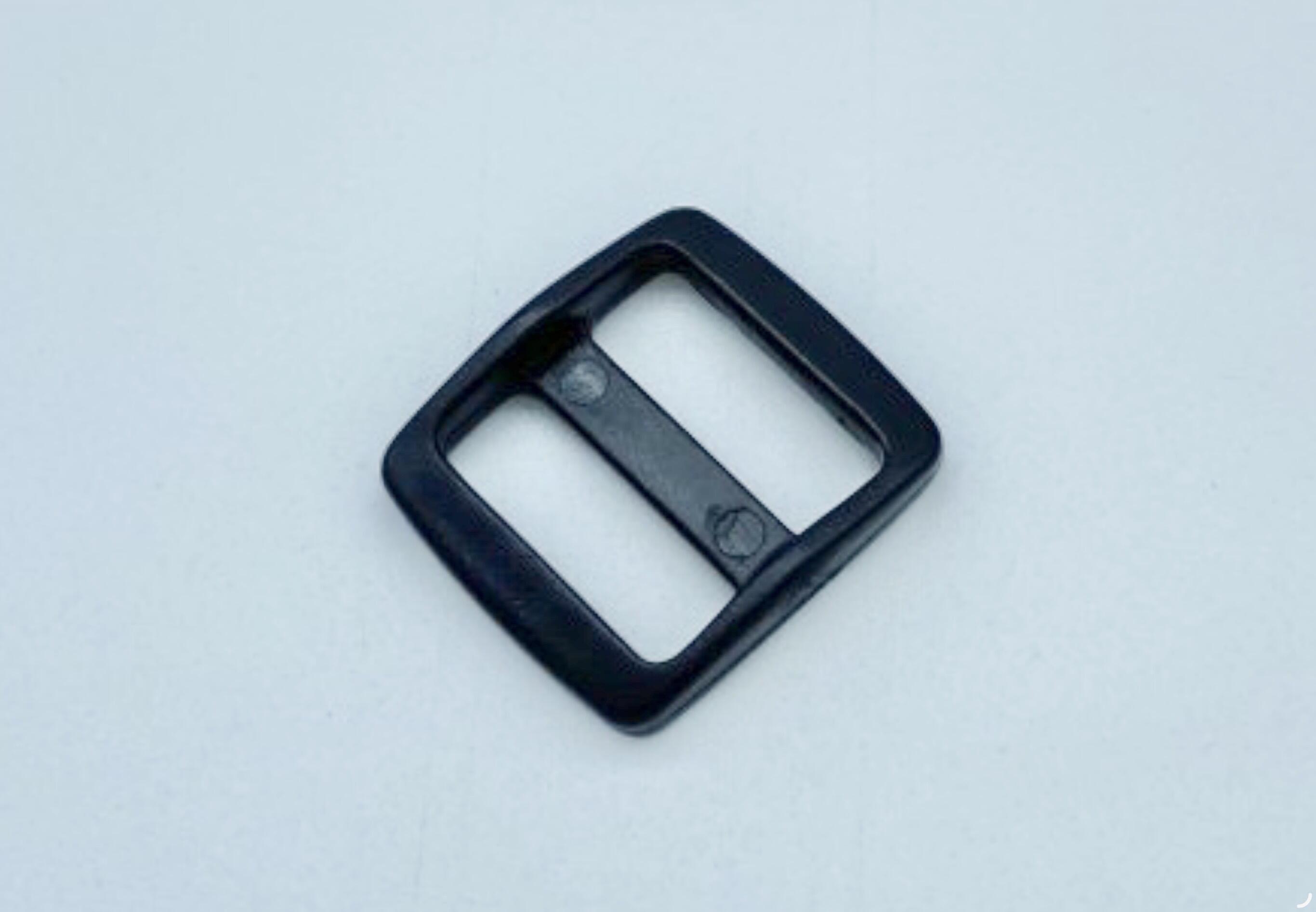 Black plastic triglide 20mm 7