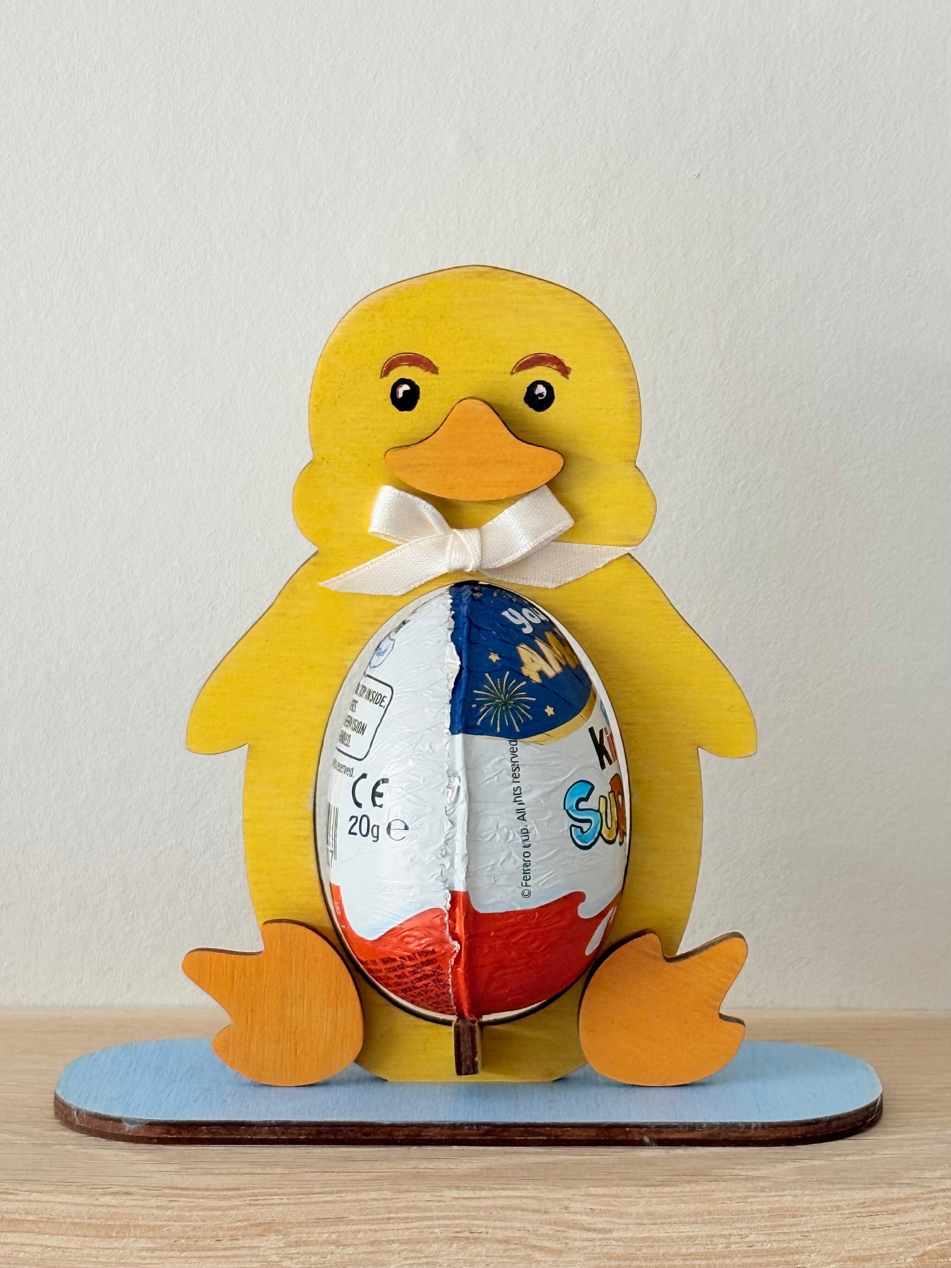 Freestanding Easter chick egg holder