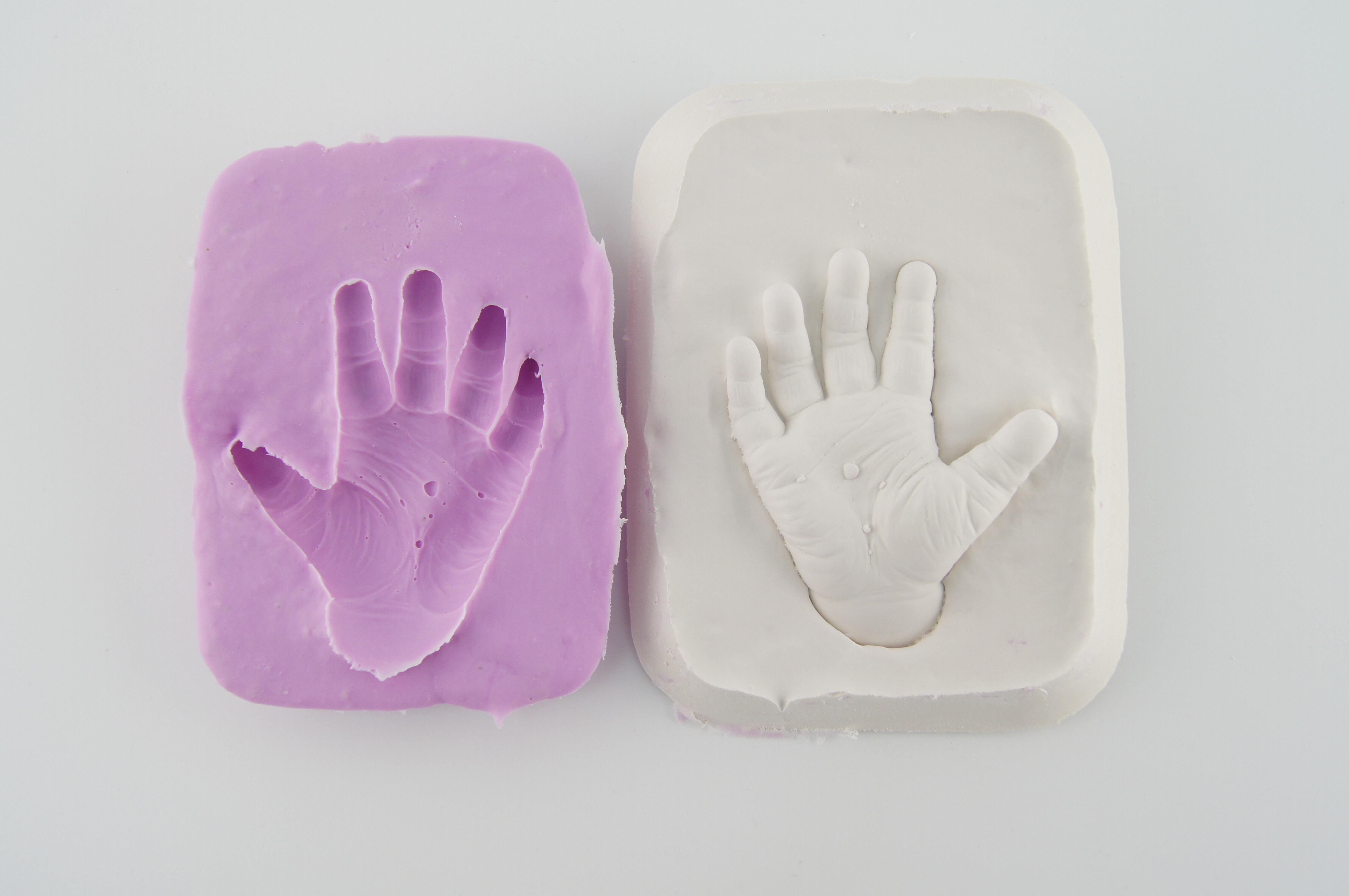 BabyRice Alginate creates a 3D mould of any object