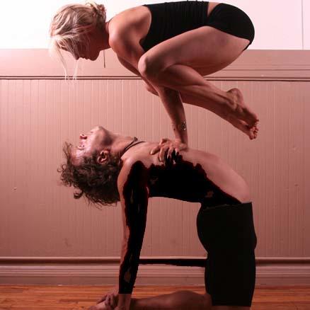 Flowing sequences or holding poses - Which style of yoga is right for me?