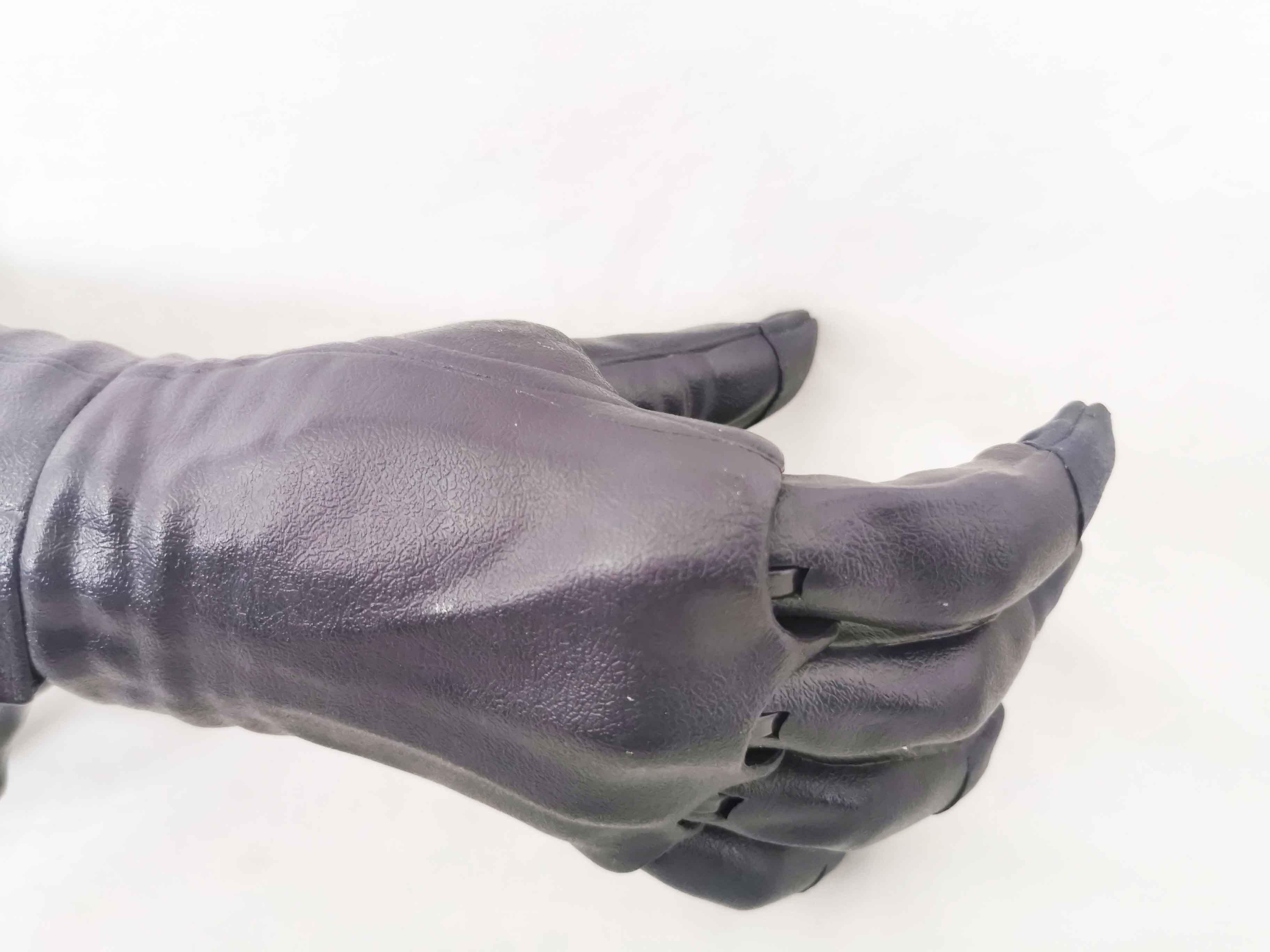 Marvel Mr. Fantastic Fantastic Four Extending Stretch Grab Arm Hand