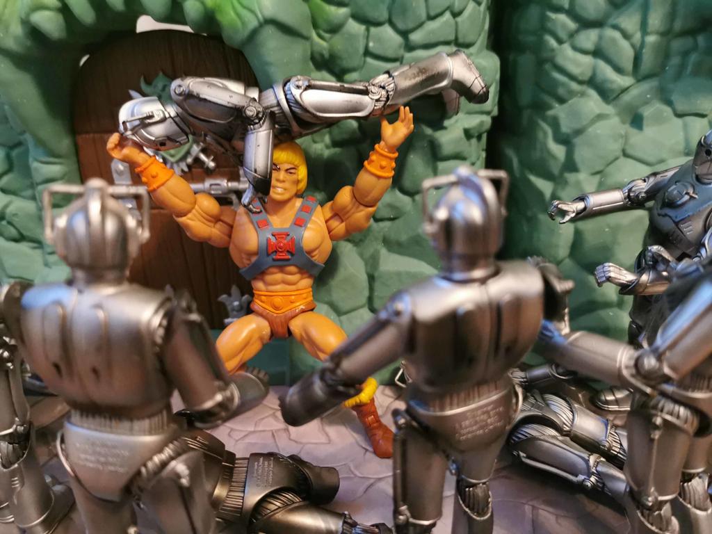 The Cybermen Vs He-Man Battle For Castle Grayskull Awesome Action Figures UK