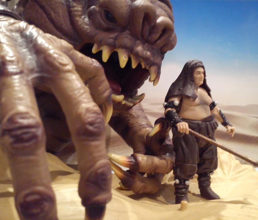 Star Wars Rancor Beast and Jawa's 3.75" Action Figures on Tatooine