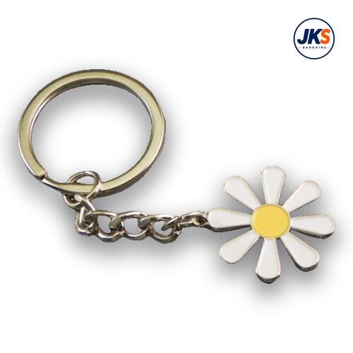 10 x White Hippy Daisy Keyrings