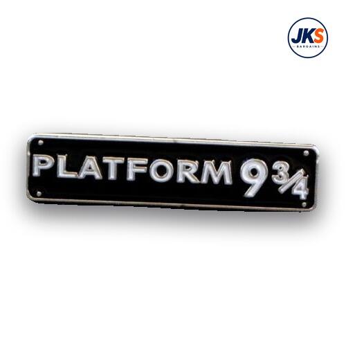 Platform 9 3/4 Pin Badge