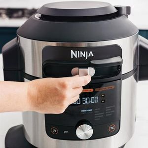 Ninja OL650UK 7.5 Litre 14-In-1 One Lid Multi Cooker | Black / Stainless Steel