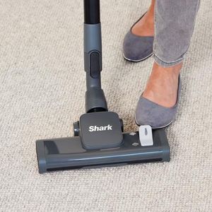 Shark CV100UKT Bagless Cylinder Vacuum Cleaner with Dynamic Technology