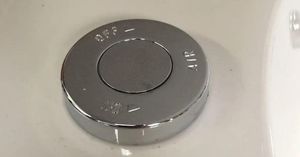 on/off controls Beaufort Biscay Reef 1600 x 800 mm Double-Ended Whirlpool Bath