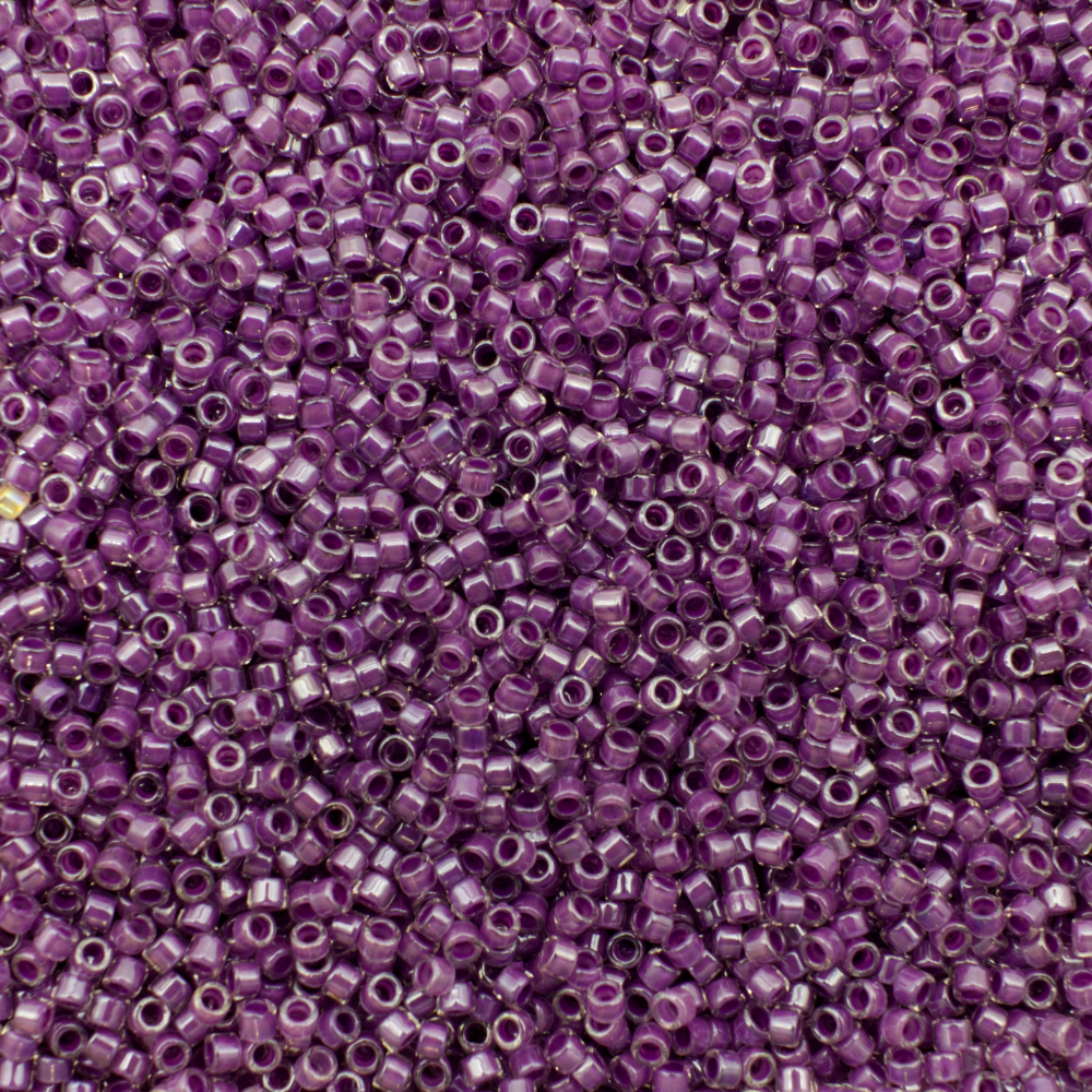 Toho Treasure Size 11 5g - Dark Lilac-Lined Crystal