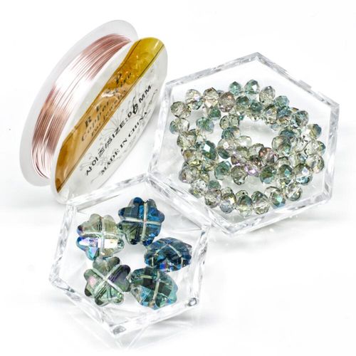 Laura's Clover Jewellery green shimmer jewelry making kit — DIY set with beads and instructions for creating handmade jewelry