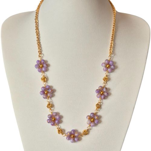 Noelani Floral Necklaces lilac necklace making kit — DIY set with beads and instructions for creating handmade jewelry