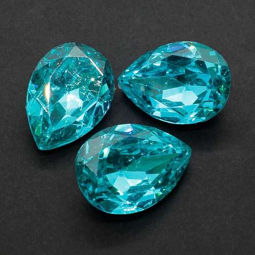 25mm resin Rivoli stone peacock — faceted round crystal-style cabochon ideal for jewelry making, settings, and crafts