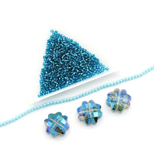 Lucky Clover Pendant aqua jewelry making kit — DIY set with beads and instructions for creating handmade jewelry