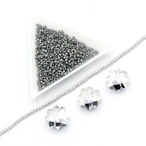 Lucky Clover Pendant silver jewelry making kit — DIY set with beads and instructions for creating handmade jewelry