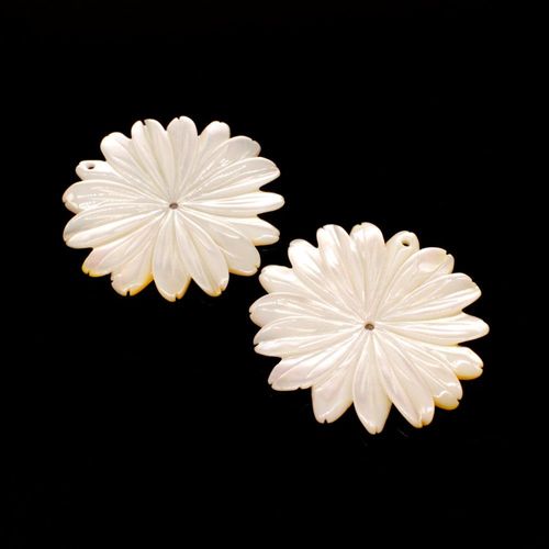 Mother of Pearl Pendant 16 Petal Flower 30mm White for jewellery making