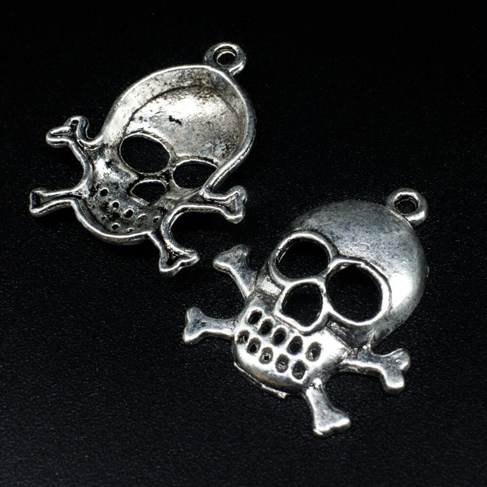 Antique Silver Metal Charm Skull 26mm 6pcs