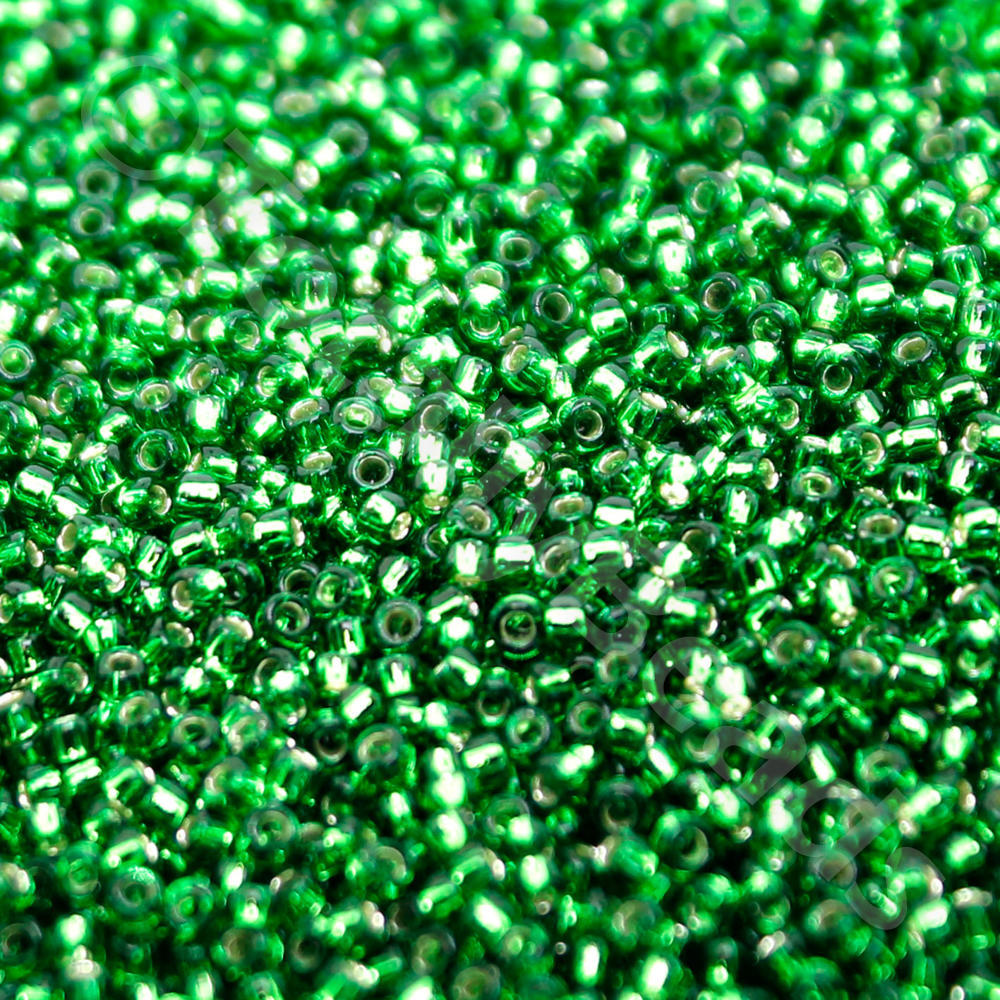 Toho Size 15 Seed Beads 10g - Silver Lined Grass Green