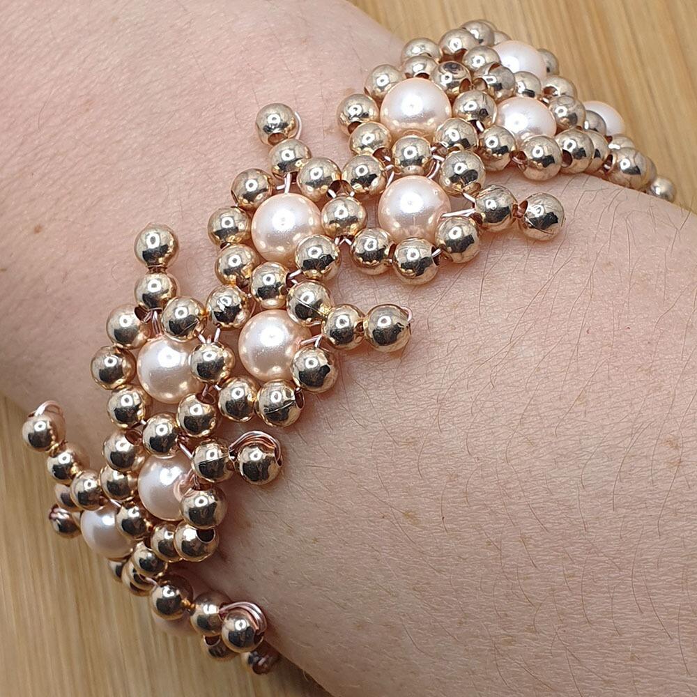 Yvonne Wire Bracelets rose pink bracelet making kit — DIY set with beads and instructions for creating handmade jewelry