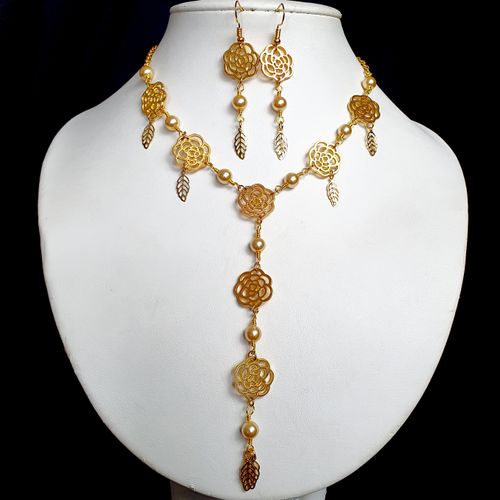 Malia Rose Jewellery peach jewelry making kit — DIY set with beads and instructions for creating handmade jewelry