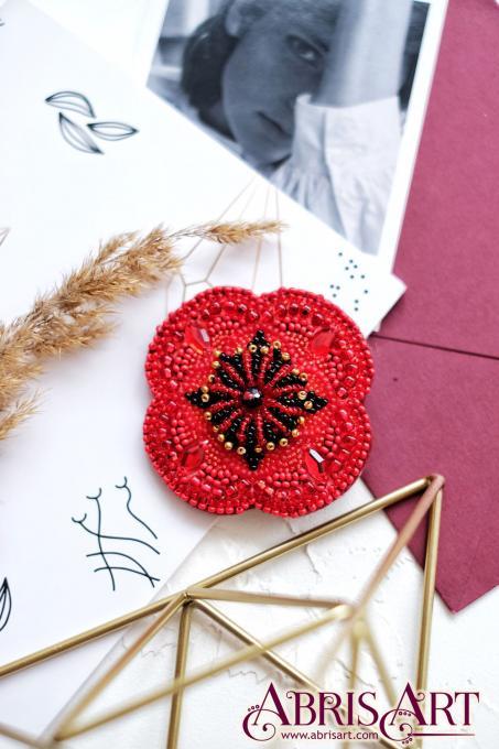 Poppy Embroidery Brooch Kit