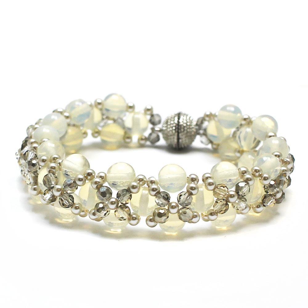 Hugs and Kisses with Opaline beads - Champagne