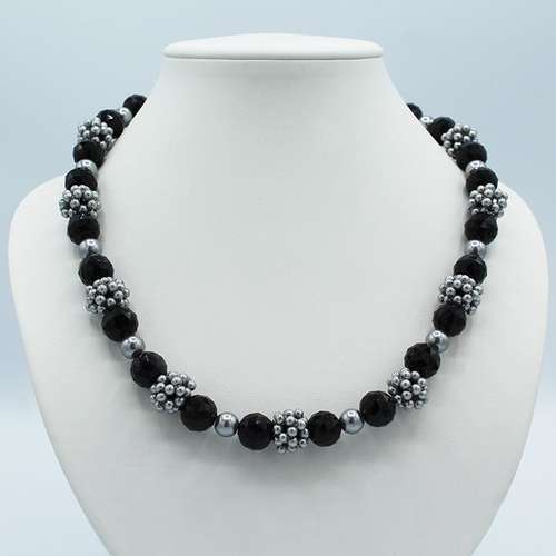 Very Berry Crystal & Pearl Jewellery Kit jet black jewelry making kit — DIY set with beads and instructions for creating handmade jewelry