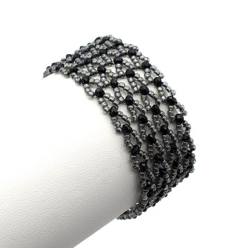 Diane Bracelet monochrome bracelet making kit — DIY set with beads and instructions for creating handmade jewelry