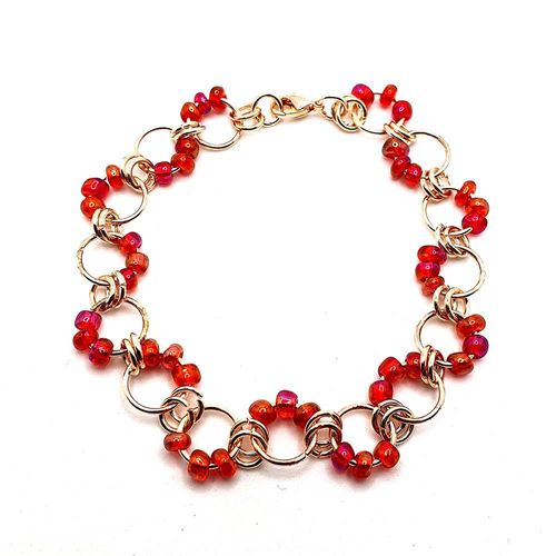 Clara Bracelet red rose bracelet making kit — DIY set with beads and instructions for creating handmade jewelry