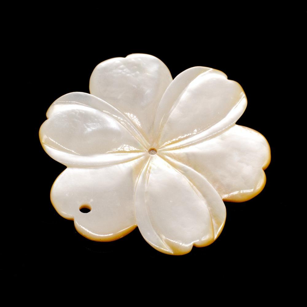Mother of Pearl Pendant 6 Petal Flower 40mm Natural for jewellery making