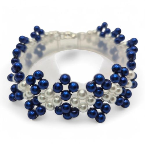 Jacqueline Pearl Bracelet blue & white bracelet making kit — DIY set with beads and instructions for creating handmade jewelry