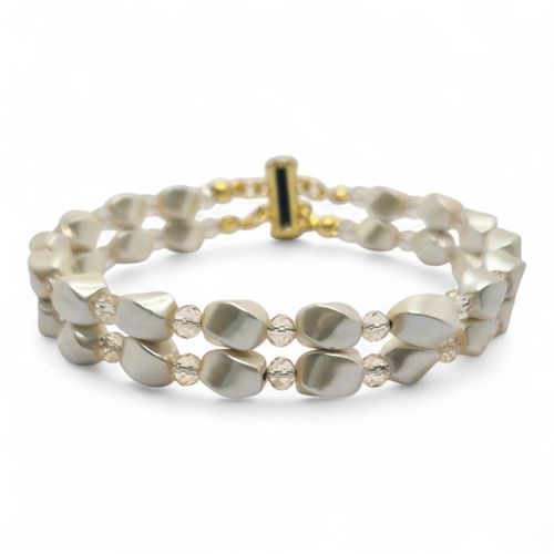 Magnetic Twist Bracelet beige bracelet making kit — DIY set with beads and instructions for creating handmade jewelry