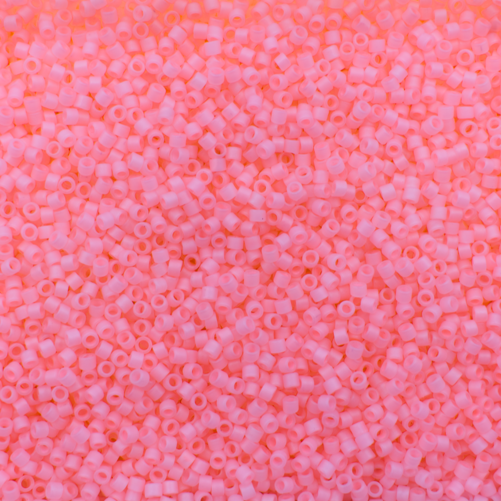 Toho Treasure Size 11 5g - Ceylon Frosted Innocent Pink