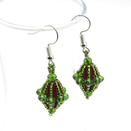 Elora Jewellery Set christmas holly jewelry making kit — DIY set with beads and instructions for creating handmade jewelry