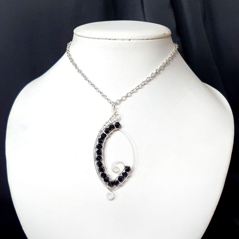 Aaliyah Pendant jet jewelry making kit — DIY set with beads and instructions for creating handmade jewelry
