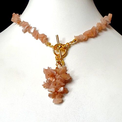 Talia Gemstone Chips Necklace Pink Moonstone necklace making kit — DIY set with beads and instructions for creating handmade jewelry