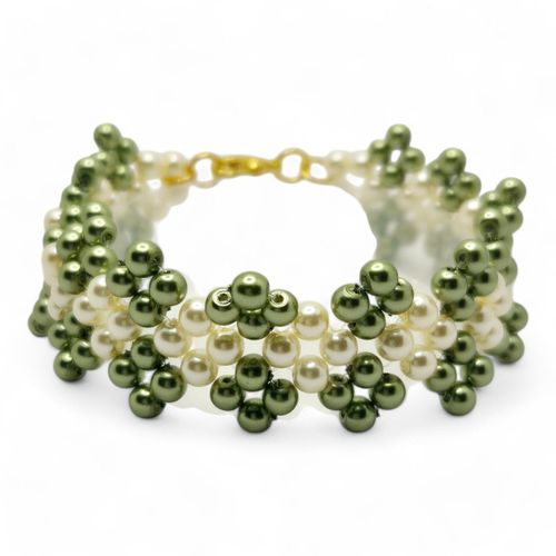 Jacqueline Pearl Bracelet olive & ivory bracelet making kit — DIY set with beads and instructions for creating handmade jewelry