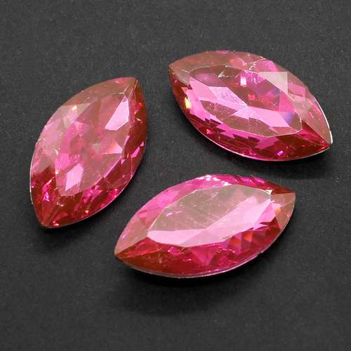 32mm resin Rivoli stone fuchsia — faceted round crystal-style cabochon ideal for jewelry making, settings, and crafts
