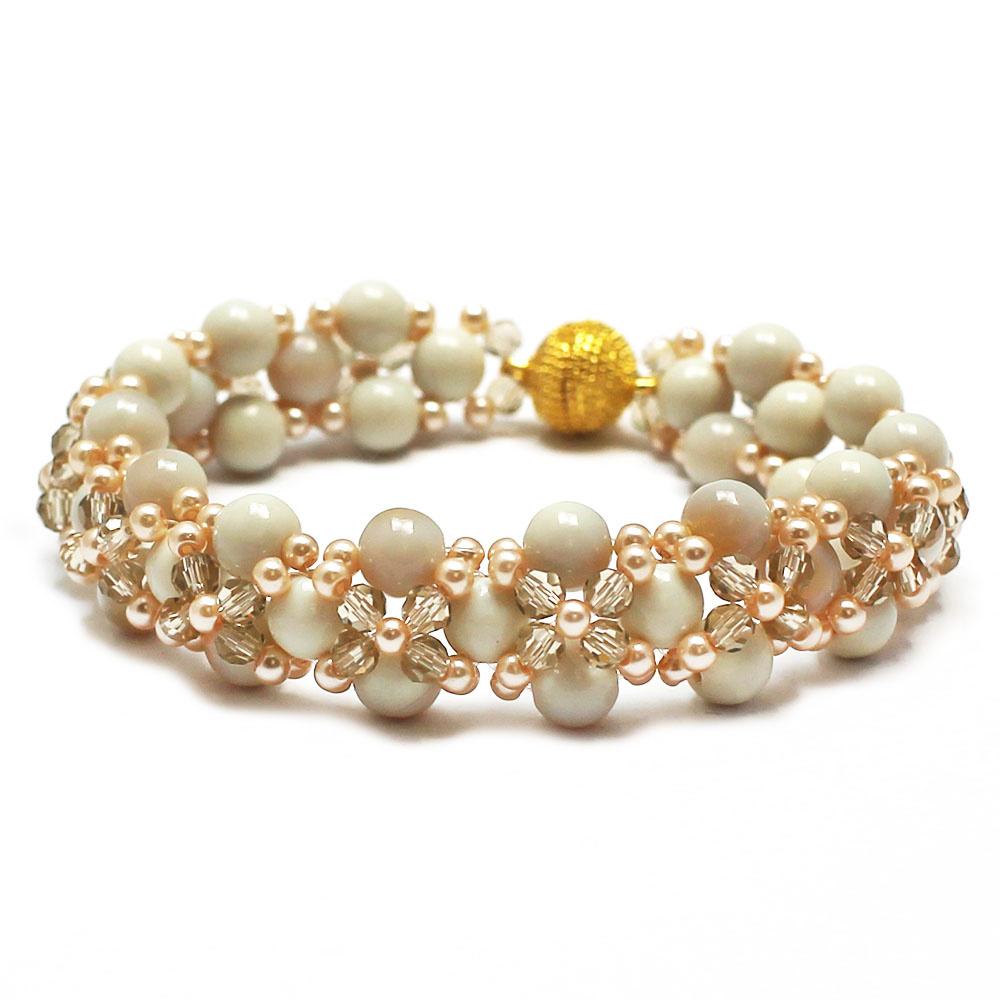 Hugs and Kisses with Opaline beads - Cream