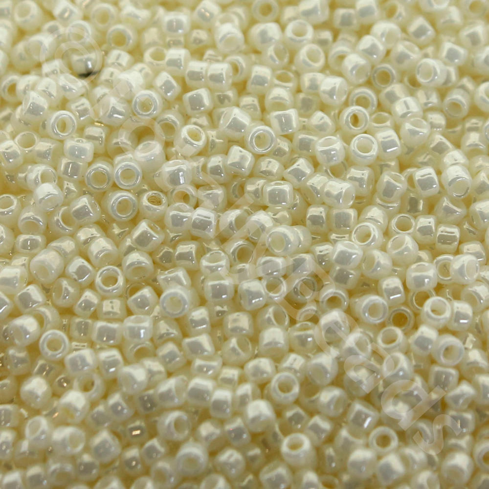 Toho Size 15 Seed Beads 10g - Opaque Navajo White
