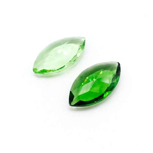 Glass Emerald Large Diamond 32x17mm
