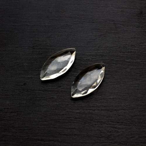 Glass Clear Medium Diamond 27x13mm