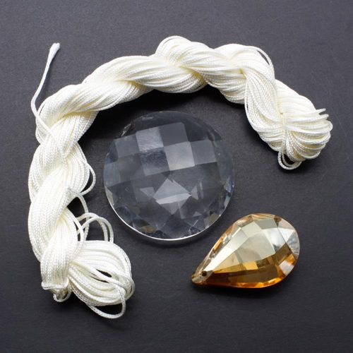 BC Week 15 2022 - Macrame Pendant - Earth