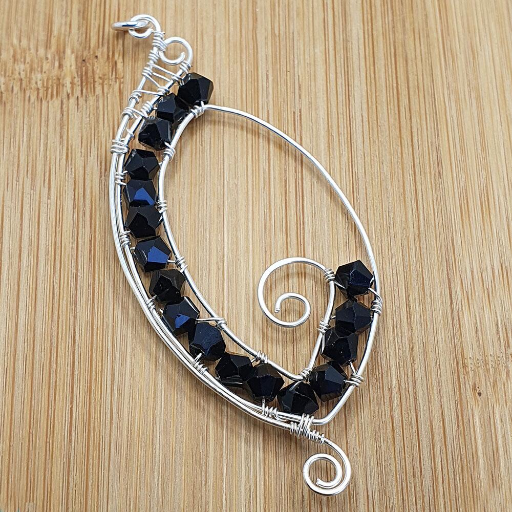 Aaliyah Pendant jet jewelry making kit — DIY set with beads and instructions for creating handmade jewelry