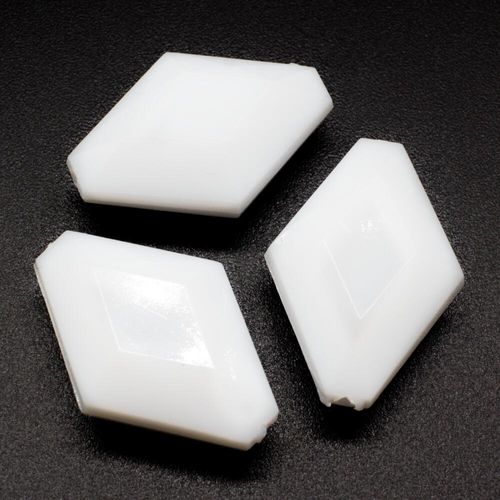 Acrylic Facet Beads Diamond 27mm 8pcs   White for jewellery making